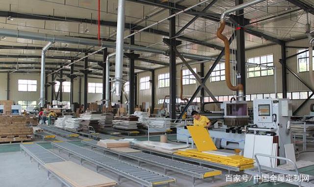 定制VS木工，什么才是衣柜選擇的關(guān)鍵？細(xì)分這幾點(diǎn)，讓選擇不再糾結(jié)！